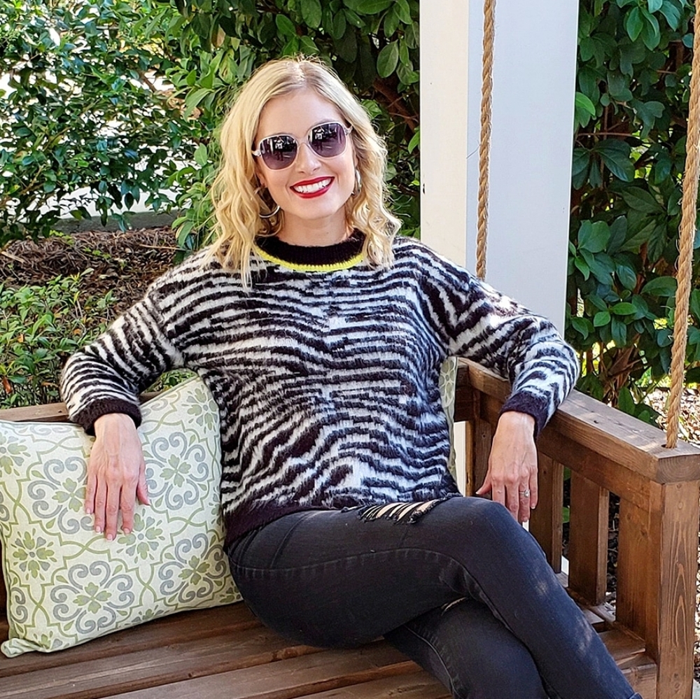 Super cute Animal print sweater